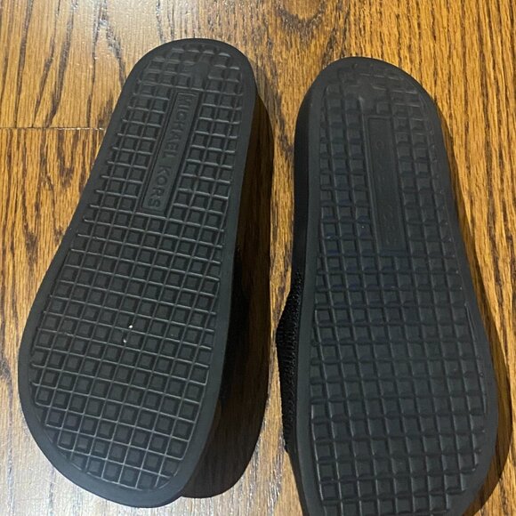 Michael Kors Slides - Picture 3 of 4